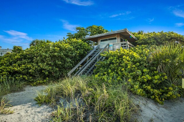 4232 Pandora Rd, Venice, FL 34293 - exterior space featuring stairs