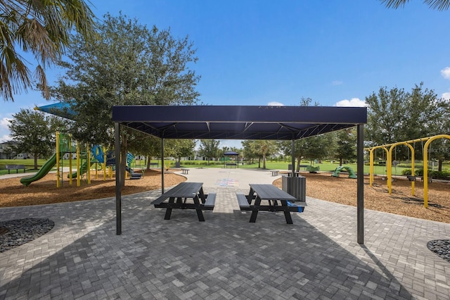 8985 Royal River Cir, Parrish, FL 34219 - surrounding community with a gazebo