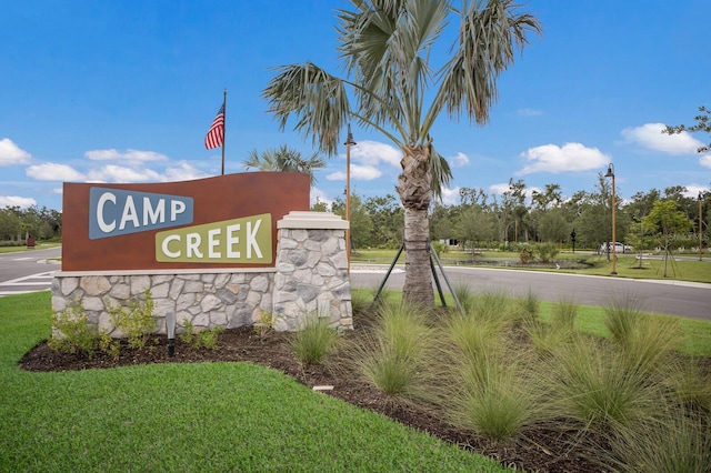 8985 Royal River Cir, Parrish, FL 34219 - community / neighborhood sign featuring a yard