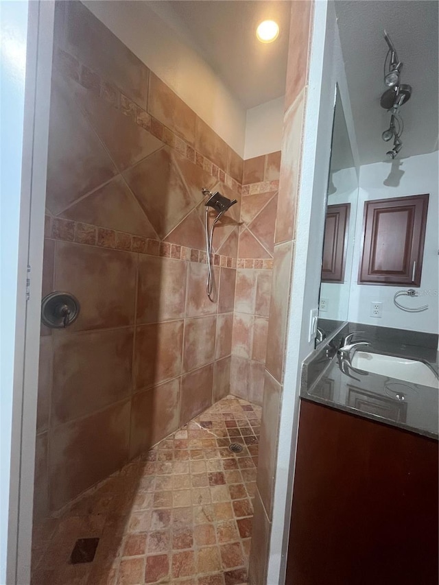 2119-2125 Montclair Dr Unit 2119 & 2125, Sarasota, FL 34231 - full bath featuring tiled shower and vanity