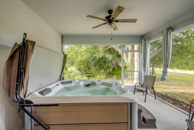 640 Encarnacion St, Punta Gorda, FL 33983 - sunroom / solarium featuring a jacuzzi and a ceiling fan
