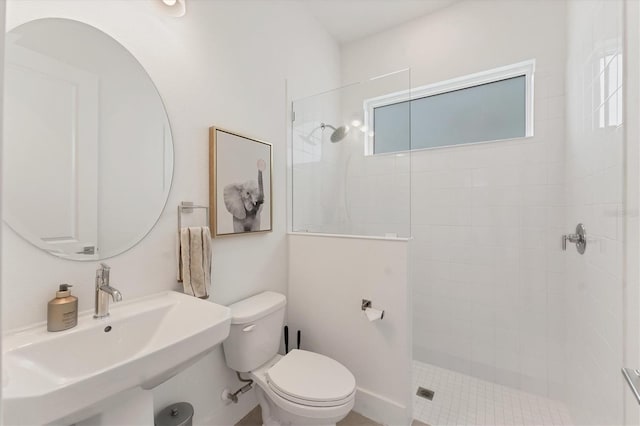 6028 Red Mangrove Ln, Bradenton, FL 34210 - bathroom featuring a walk in shower