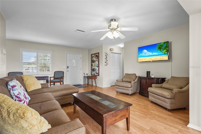 409 Archibald Ave, Sarasota, FL 34243 - living area featuring light wood-style floors and a ceiling fan