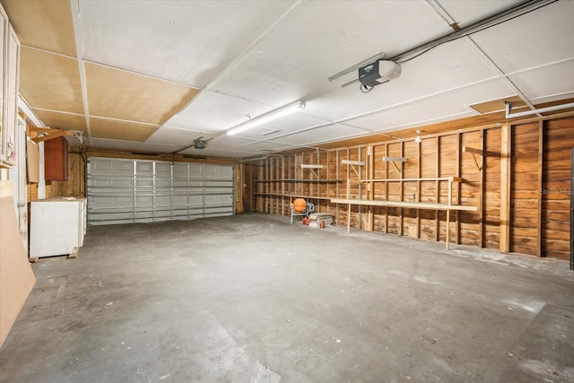 520 27th St W, Bradenton, FL 34205 - garage with a garage door opener