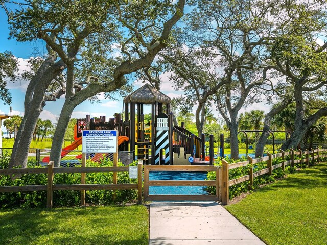 2295 Gulf Of Mexico Dr Unit 64S, Longboat Key, FL 34228 - view of communal playground