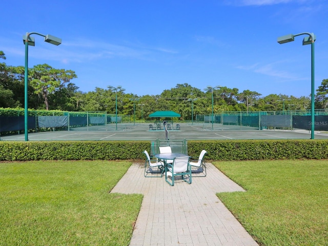 10120 Carnoustie Pl, Bradenton, FL 34211 - view of home's community featuring a tennis court