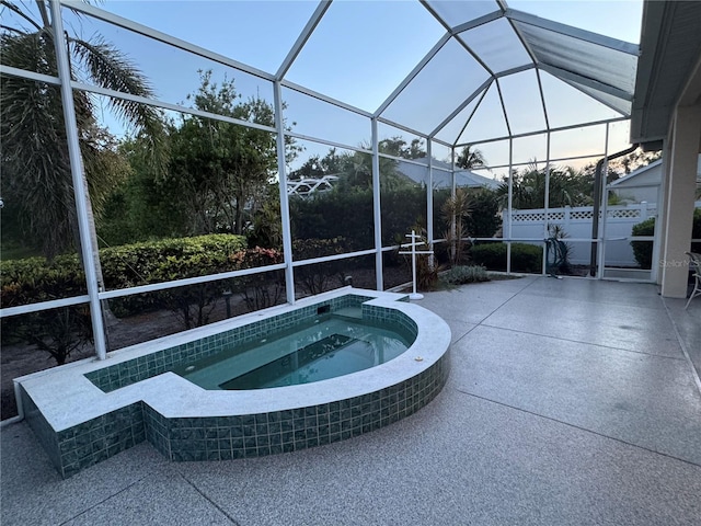 8616 15th Ave NW, Bradenton, FL 34209 - view of pool with an in-ground hot tub, a patio area, and a lanai