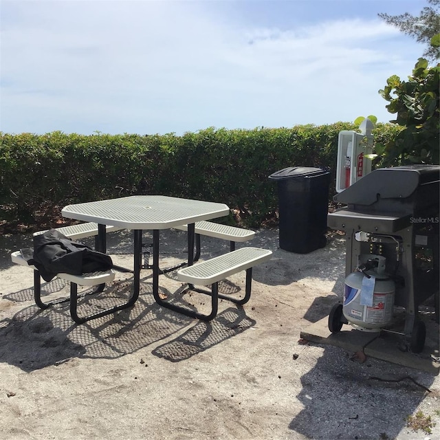 5310 Gulf Of Mexico Dr Unit 18, Longboat Key, FL 34228 - view of patio / terrace