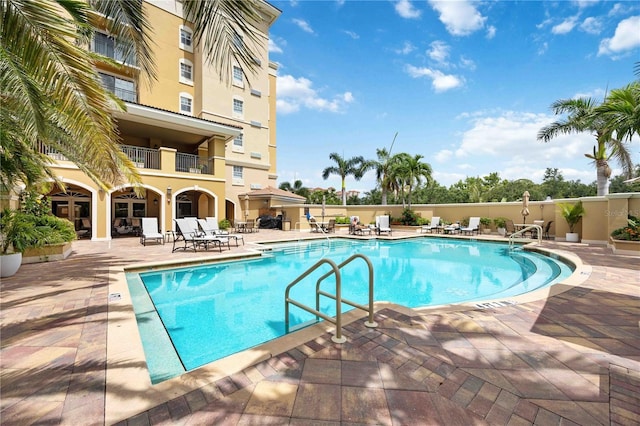 1064 N Tamiami Trl Unit 1125, Sarasota, FL 34236 - community pool with a patio area