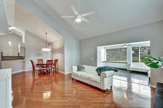 1112 Golfview Woods Dr Unit 1112, Sun City Center, FL 33573 - photo 17