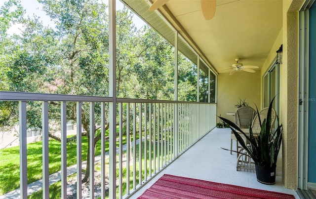 7137 Cedar Hollow Cir, Bradenton, FL 34203 - balcony with ceiling fan