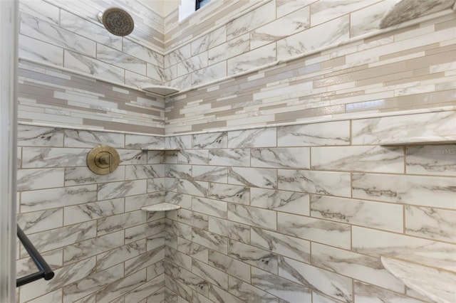 19023 Mangieri St, Venice, FL 34293 - bathroom featuring a tile shower
