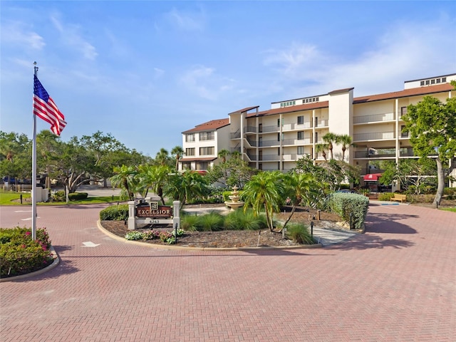 6265 Midnight Pass Rd Unit 205, Sarasota, FL 34242 - view of apartment building / complex with curved driveway