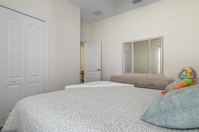 7750 Ridgelake Cir, Bradenton, FL 34203 - bedroom featuring a closet