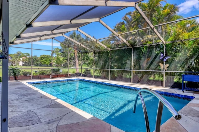 3636 Torrey Pines Blvd, Sarasota, FL 34238 - swimming pool with a lanai and a patio area