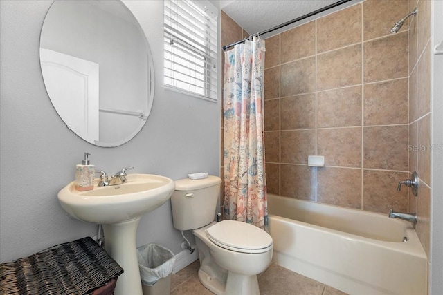 4013 Greystone Dr, Clermont, FL 34711 - full bathroom featuring tile patterned floors and shower / bathtub combination with curtain