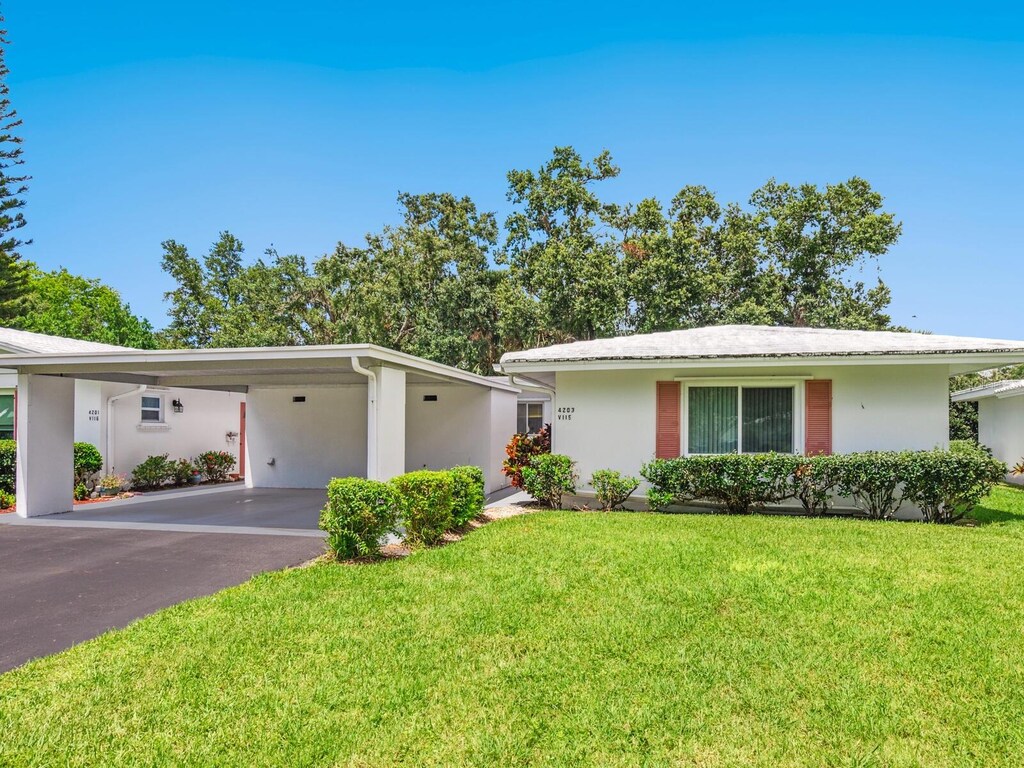4203 Schwalbe Dr Unit 115, Sarasota, FL 34235 - photo 1