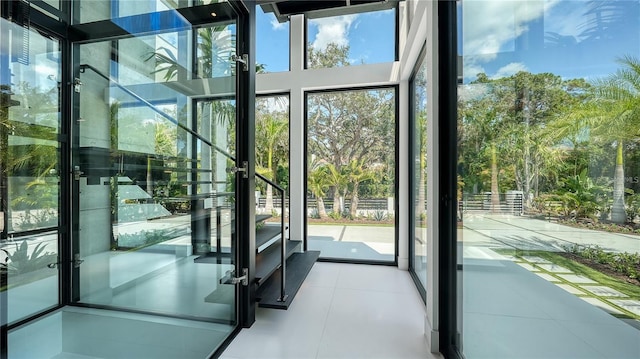 1610 N Lodge Dr, Sarasota, FL 34239 - view of entryway
