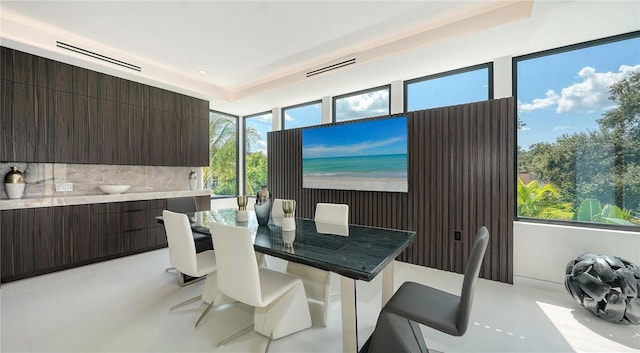 1610 N Lodge Dr, Sarasota, FL 34239 - dining area with a tray ceiling