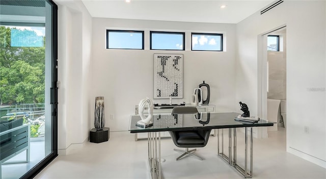 1610 N Lodge Dr, Sarasota, FL 34239 - view of office space