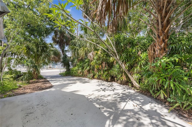2850 Bon Air Ave, Sarasota, FL 34234 - view of road