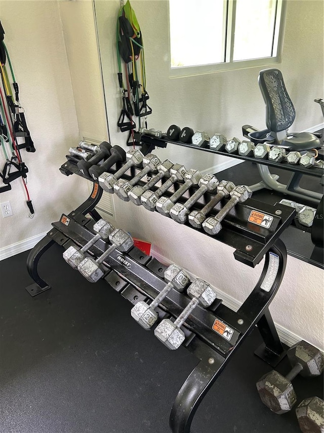 900 La Costa Cir Unit 4, Sarasota, FL 34237 - view of workout area