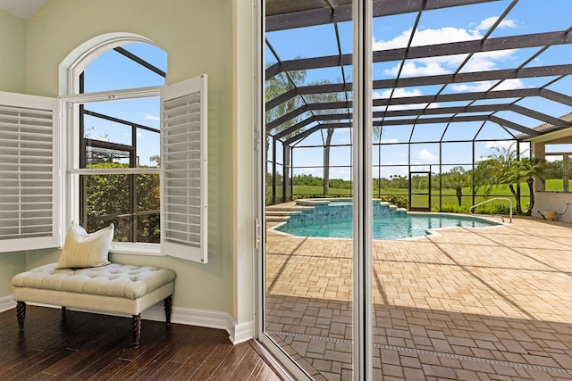 7144 Ashland Gln, Lakewood Ranch, FL 34202 - view of swimming pool with a pool with connected hot tub