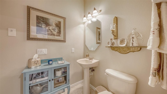 7915 Kavanagh Ct, Sarasota, FL 34240 - half bathroom featuring toilet