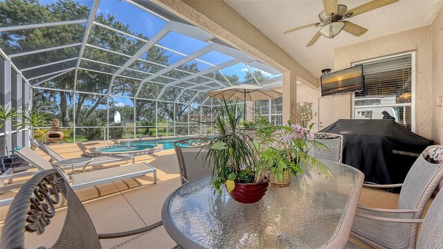 7915 Kavanagh Ct, Sarasota, FL 34240 - view of patio / terrace featuring a ceiling fan, outdoor dining space, a grill, a lanai, and a pool with connected hot tub