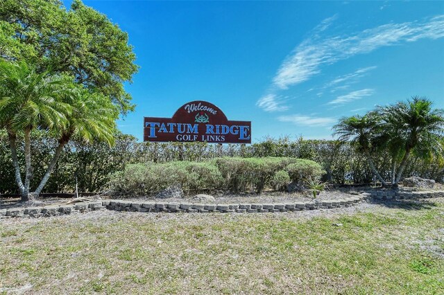 7915 Kavanagh Ct, Sarasota, FL 34240 - community sign with a yard