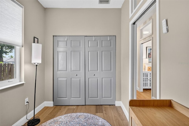 13640 2nd Ave E, Bradenton, FL 34212 - foyer entrance featuring light wood finished floors and baseboards