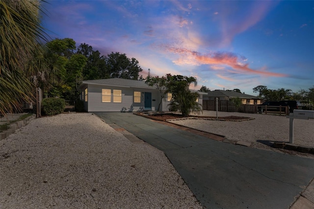 1404 Dartmouth Dr, Bradenton, FL 34207 - ranch-style home with driveway