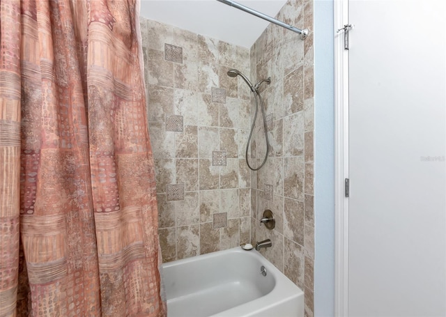 5417 Champagne Unit 63, Sarasota, FL 34235 - full bath with shower / bath combo with shower curtain