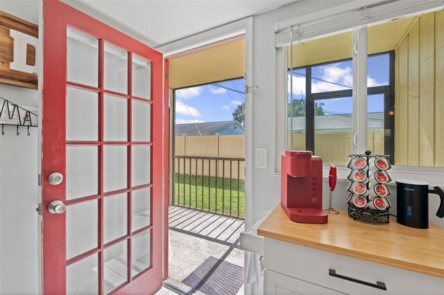 2415 Bayshore Gardens Pkwy Unit 2, Bradenton, FL 34207 - view of doorway to outside