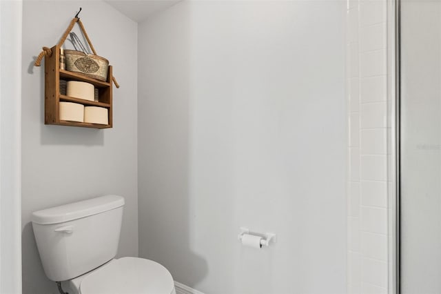 2415 Bayshore Gardens Pkwy Unit 2, Bradenton, FL 34207 - full bathroom featuring toilet and a shower