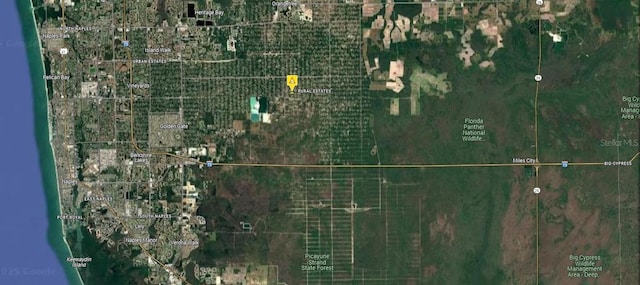 736 12th St SE, Naples, FL 34117