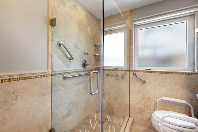 3715 101st St W, Bradenton, FL 34210 - full bathroom featuring tile walls and tiled shower