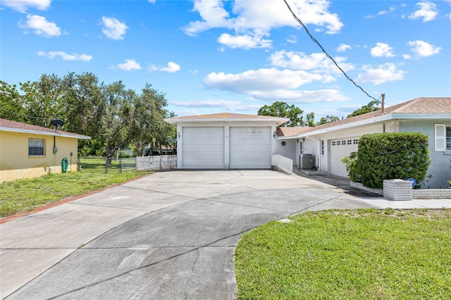 6103 6th Ave NW, Bradenton, FL 34209 - view of side of property featuring a garage