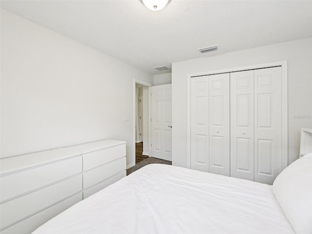 6528 166th Pl E, Parrish, FL 34219 - bedroom featuring a closet
