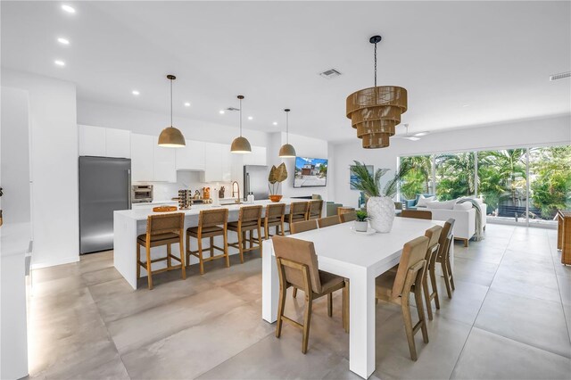 2065 Goldenrod St, Sarasota, FL 34239 - dining area with recessed lighting