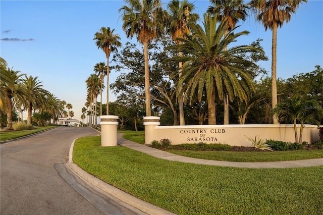 3658 Torrey Pines Way, Sarasota, FL 34238 - community / neighborhood sign featuring a yard