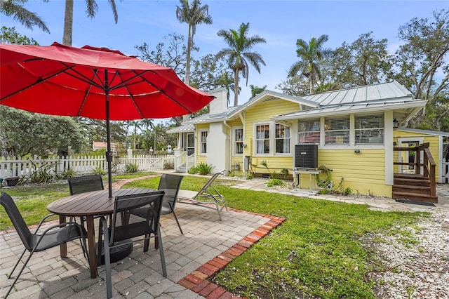 403 29th St NW, Bradenton, FL 34205 - view of patio featuring outdoor dining space