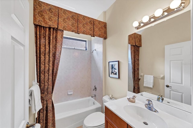 5179 Cantabria Crst, Sarasota, FL 34238 - bathroom featuring shower / tub combo with curtain and vanity