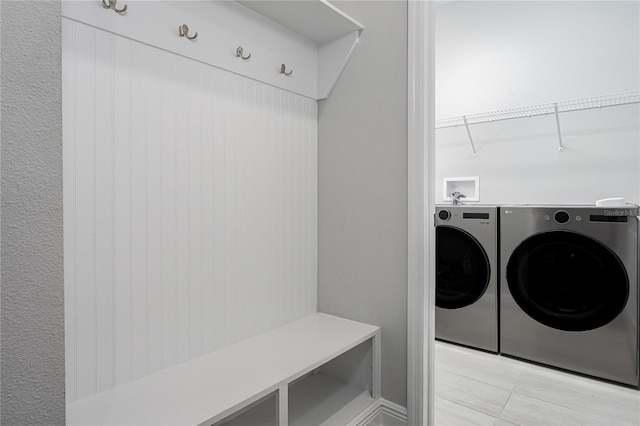 8706 Arrow Creek Dr, Parrish, FL 34219 - laundry area with washing machine and dryer