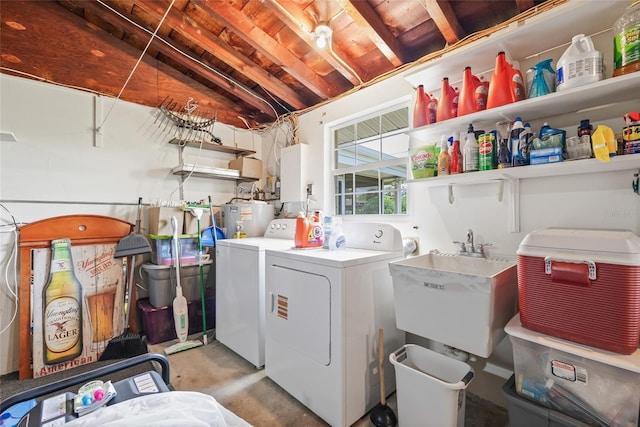 336 Highland Shores Dr, Ellenton, FL 34222 - washroom with washing machine and clothes dryer and water heater