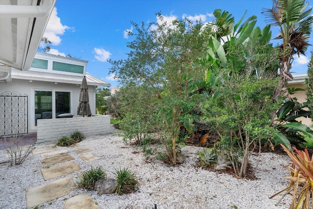 538 Magellan Dr, Sarasota, FL 34243 - view of yard