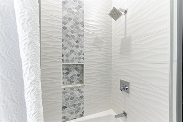12814 Daisy Pl, Bradenton, FL 34212 - bathroom with a shower
