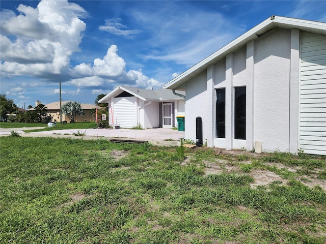 4354 Rock Creek Dr, Port Charlotte, FL 33948 - view of green lawn