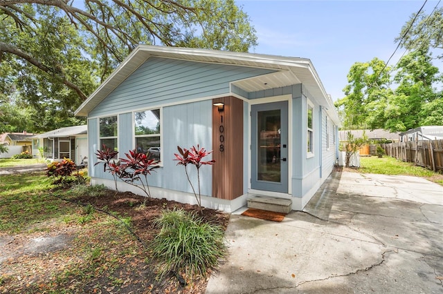 1008 37th St W, Bradenton, FL 34205 - view of front facade featuring a patio area