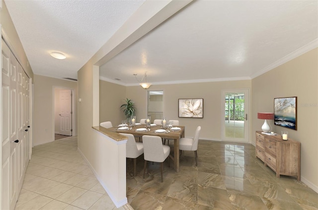 5124 Palm Aire Dr, Sarasota, FL 34243 - dining area with crown molding